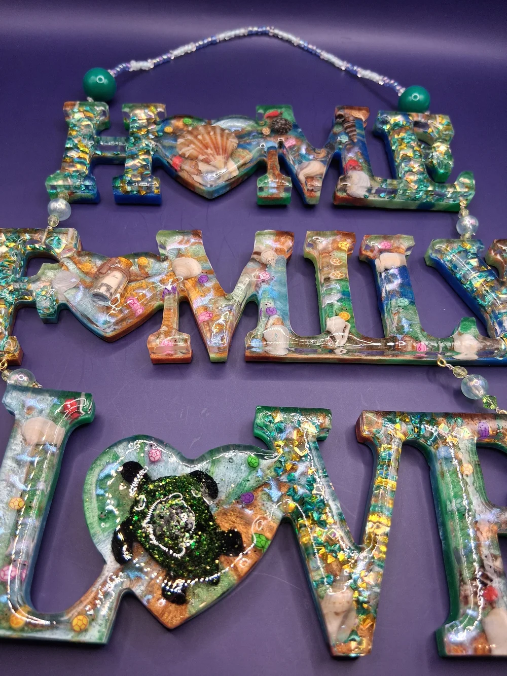 HOME FAMILY LOVE Resin Hanging Wall Art - Multicolor